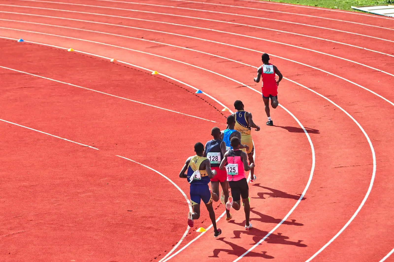 Photo: Ansey Photography / Pexels Runner sprinting on a track