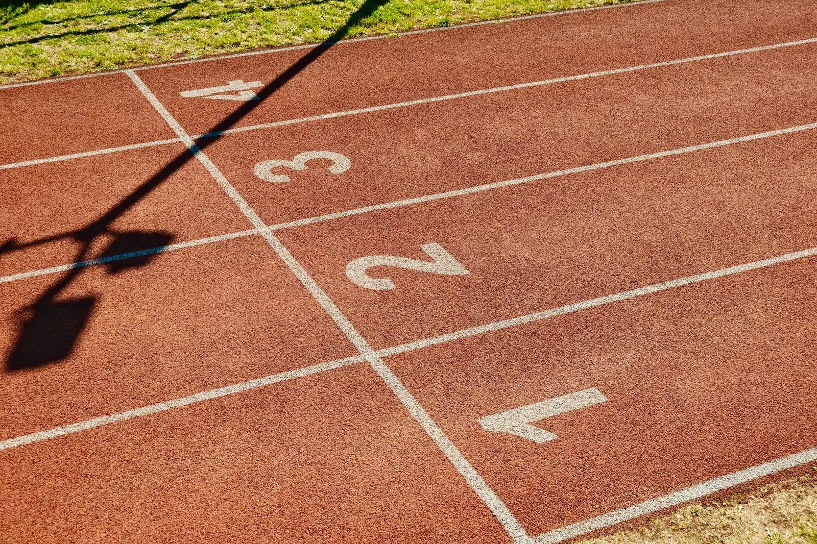 Photo: Bohdan Hyrovych / Pexels Stopwatch on a running track